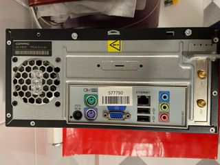 Ordenador Compaq antiguo sin fuente alimentacio