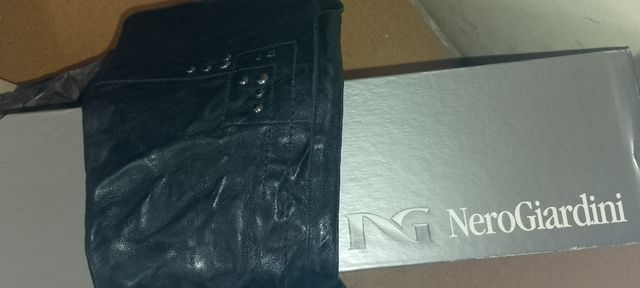 Stivali donna nero giardini in pelle