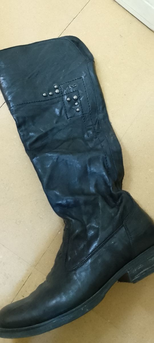 Stivali donna nero giardini in pelle