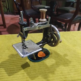MAQUINA DE COSER SINGER EN MINIATURA