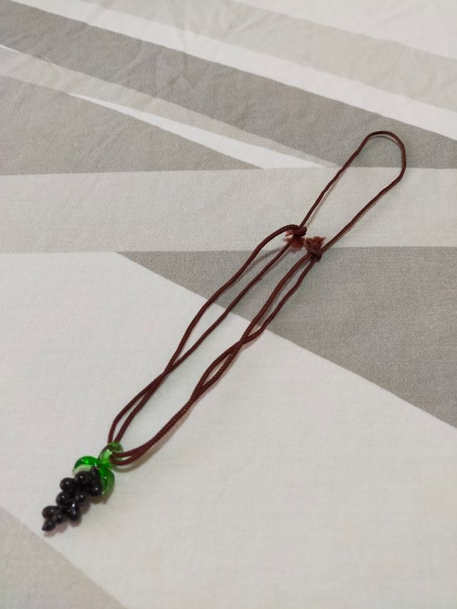 Colgante racimo de uvas de cristal