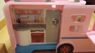 Caravana Barbie de ensueño con tobogán