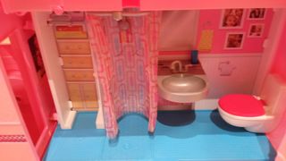 Caravana Barbie de ensueño con tobogán