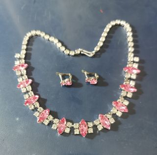 Gargantilla pedrería rosa y brillante