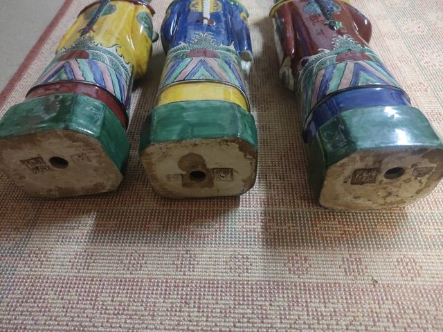 Conjunto de 3 figuras del emperador Qing LW 323