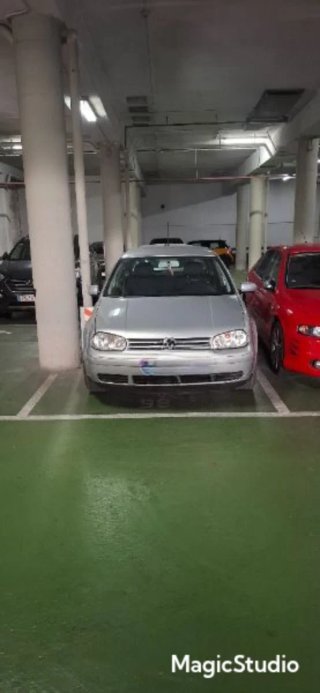 Alquilo Parcela de Garaje.
