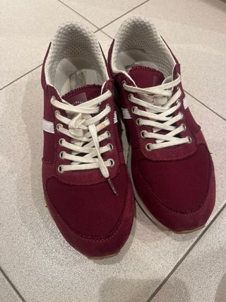 zapatillas granates