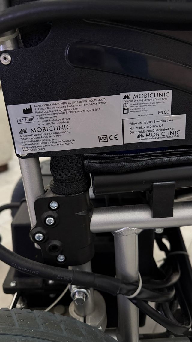 Silla de ruedas eléctrica plegable