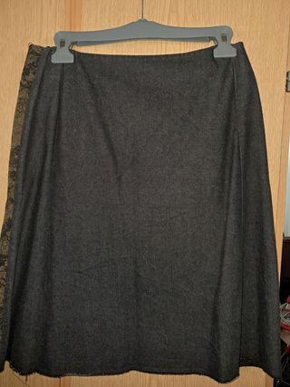 Gonna al ginocchio svasata