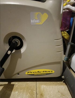 Bicicleta estática BH fitness