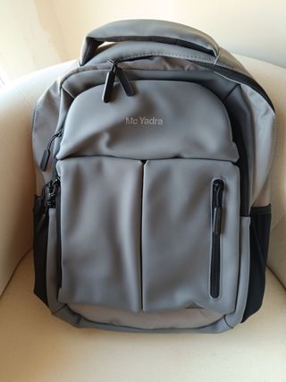 Mochila con reflectante Mc Yadra.