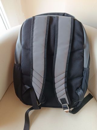 Mochila con reflectante Mc Yadra.
