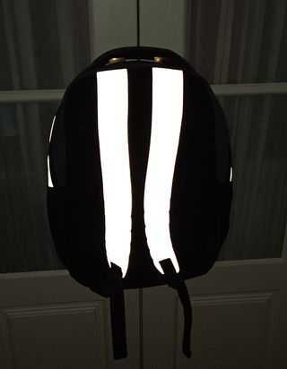 Mochila con reflectante Mc Yadra.