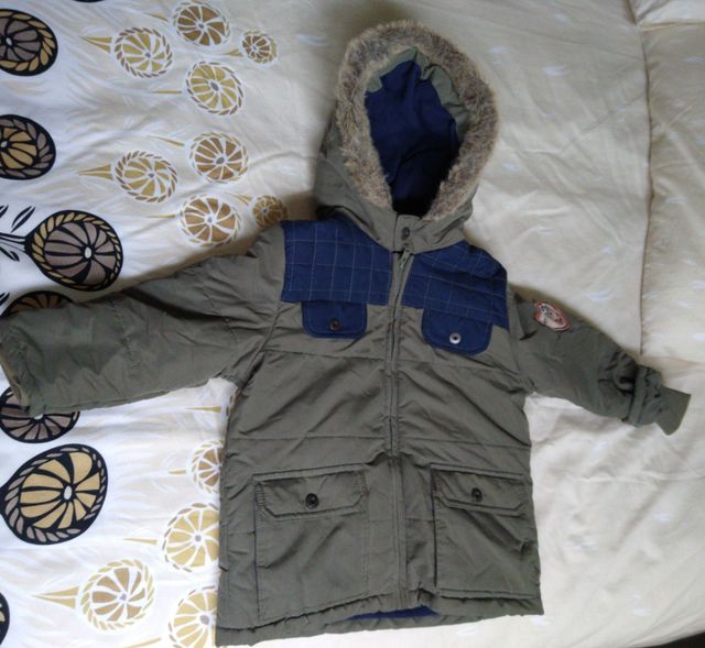 Abrigo niño talla 92 C&A 2-3 años