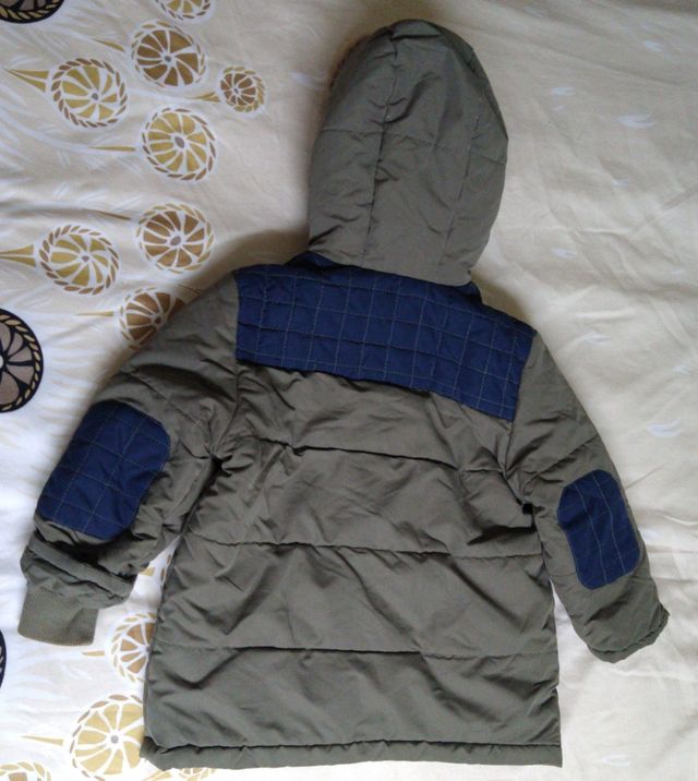 Abrigo niño talla 92 C&A 2-3 años