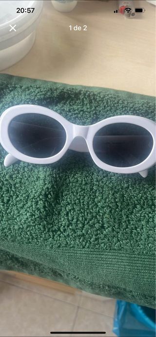 Gafas de sol con logo