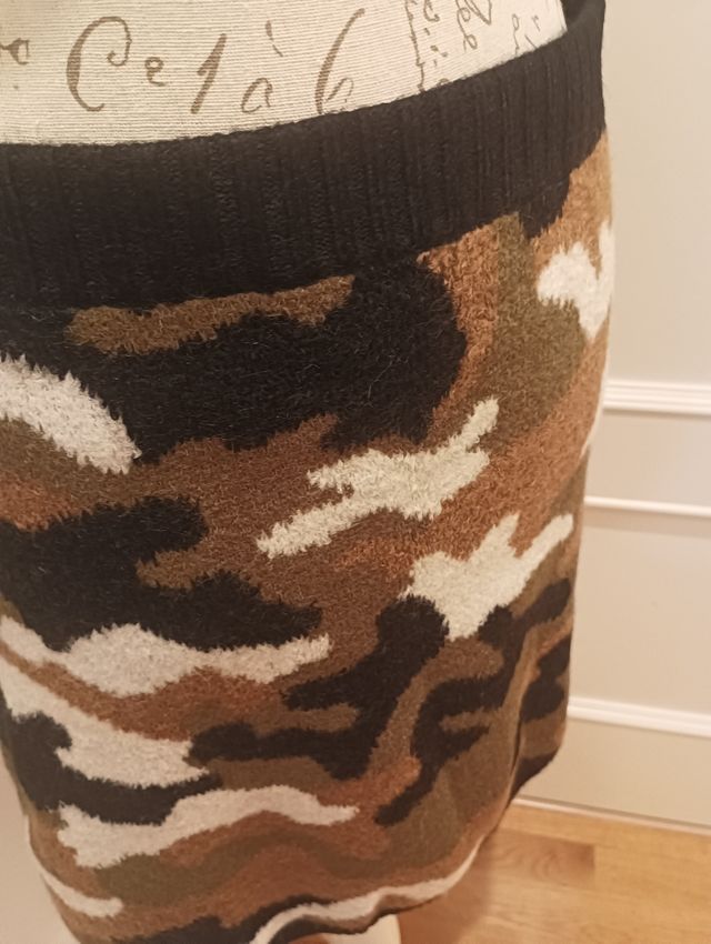 FALDA PUNTO NUEVA ZARA, T-L