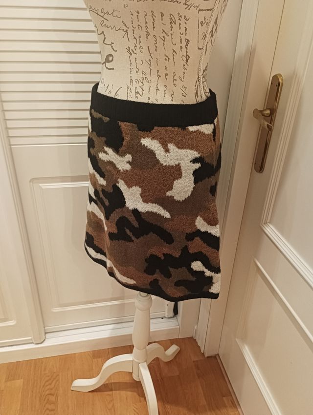 FALDA PUNTO NUEVA ZARA, T-L