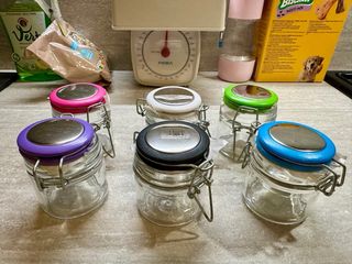 Kit di sei barattoli