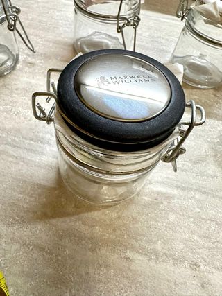 Kit di sei barattoli