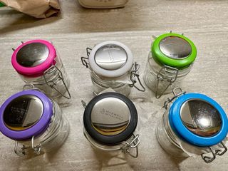 Kit di sei barattoli