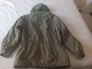 PARKA HOMBRE CON CAPUCHA.MARCA CAMPRI.Talla L..