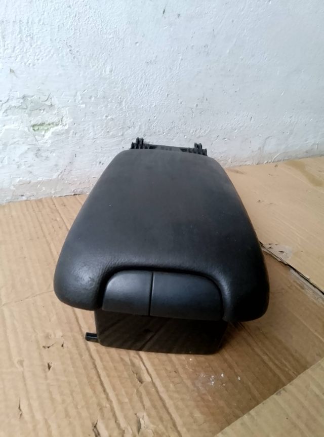 Apoyabrazos Mercedes-Benz Clase C