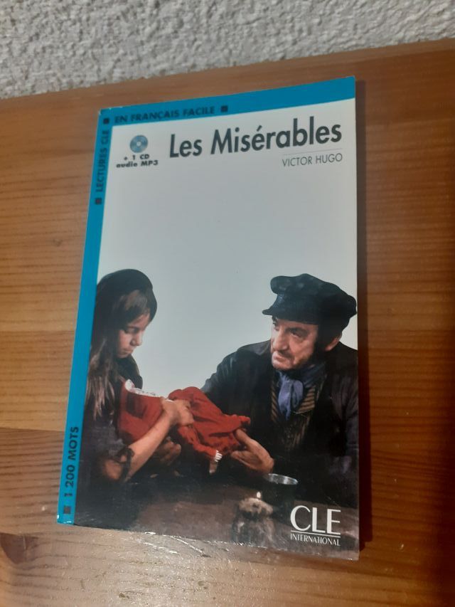 Libro Los miserables, en idioma francés, clé