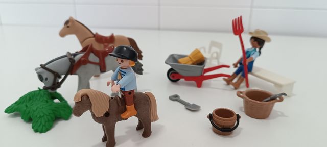 Playmobil granjeros pony niño