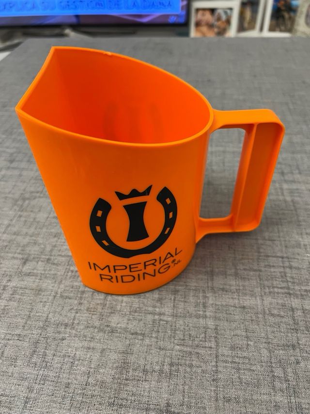 Cazo medidor de pienso