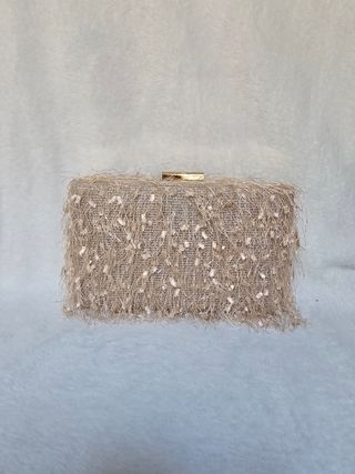 Elegante bolso clutch en beige/dorado