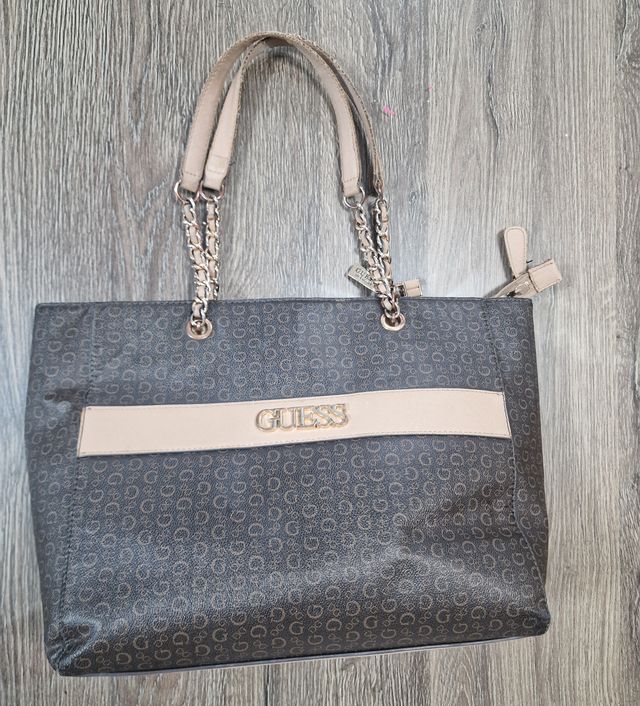 Bolso Guess grande color marron