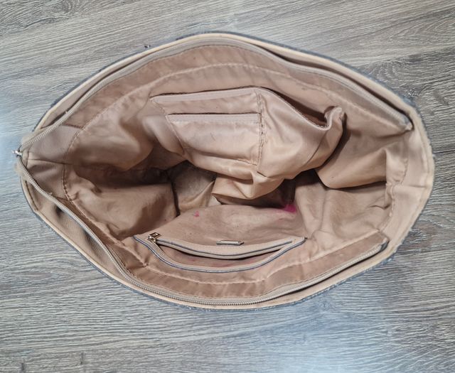 Bolso Guess grande color marron