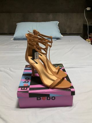 Scarpe con tacco 37.5