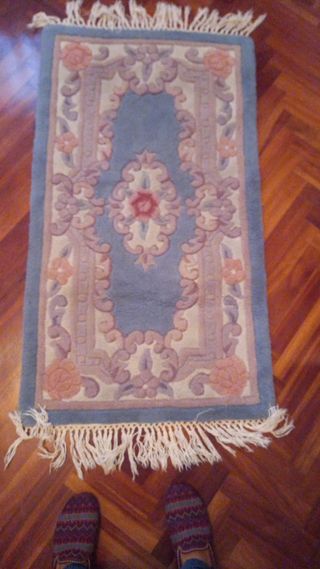 Alfombra azul de lana