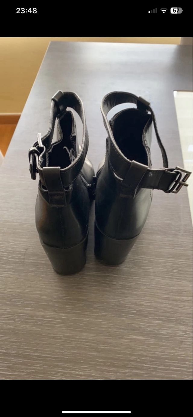 Botines negros Stradivarius