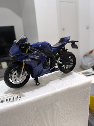 Honda CBR1000RR a escala 