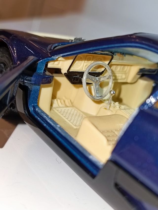 FERRARI 512 BB 1/24 BURAGO