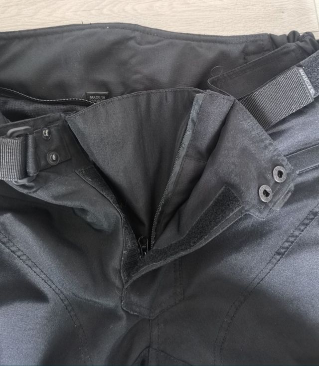 Calças para motociclista