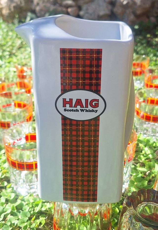 JOHN HAIG SCOTCH, lote.