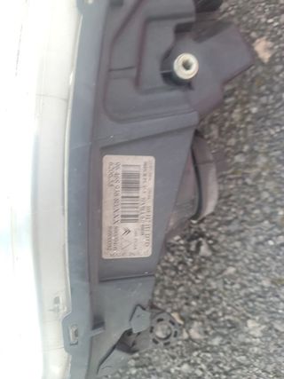 Faro derecho c4 2006