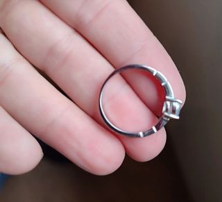 Anillo plata de ley y circonitas 