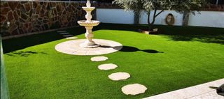 Jardinero económico césped artificial