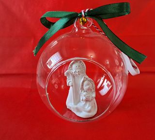 Palla in vetro natalizia con natività 