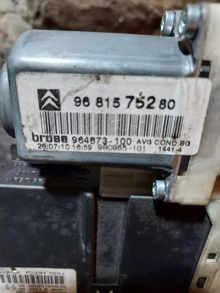 Motor elevalunas delantero derecho C4