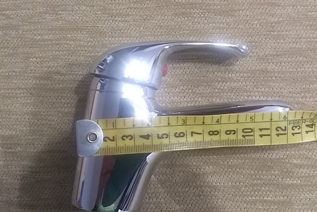 Grifo lavabo y tapón desagüe