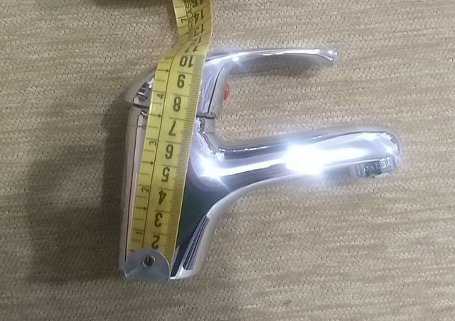 Grifo lavabo y tapón desagüe