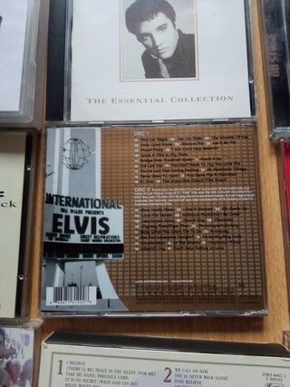 ELVIS PRESLEY CDS