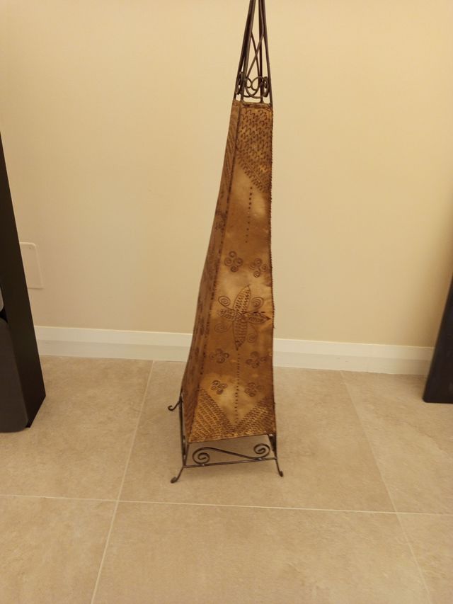 Lampada da terra etnica 