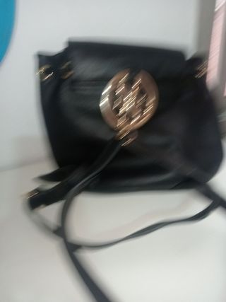 Bolso mochila negro Guess